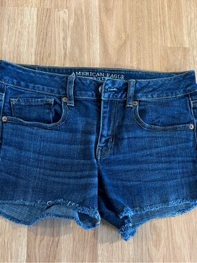 American Eagle Outfitters Super Stretch, High Rise, Raw Frayed Hem Shorts - 8